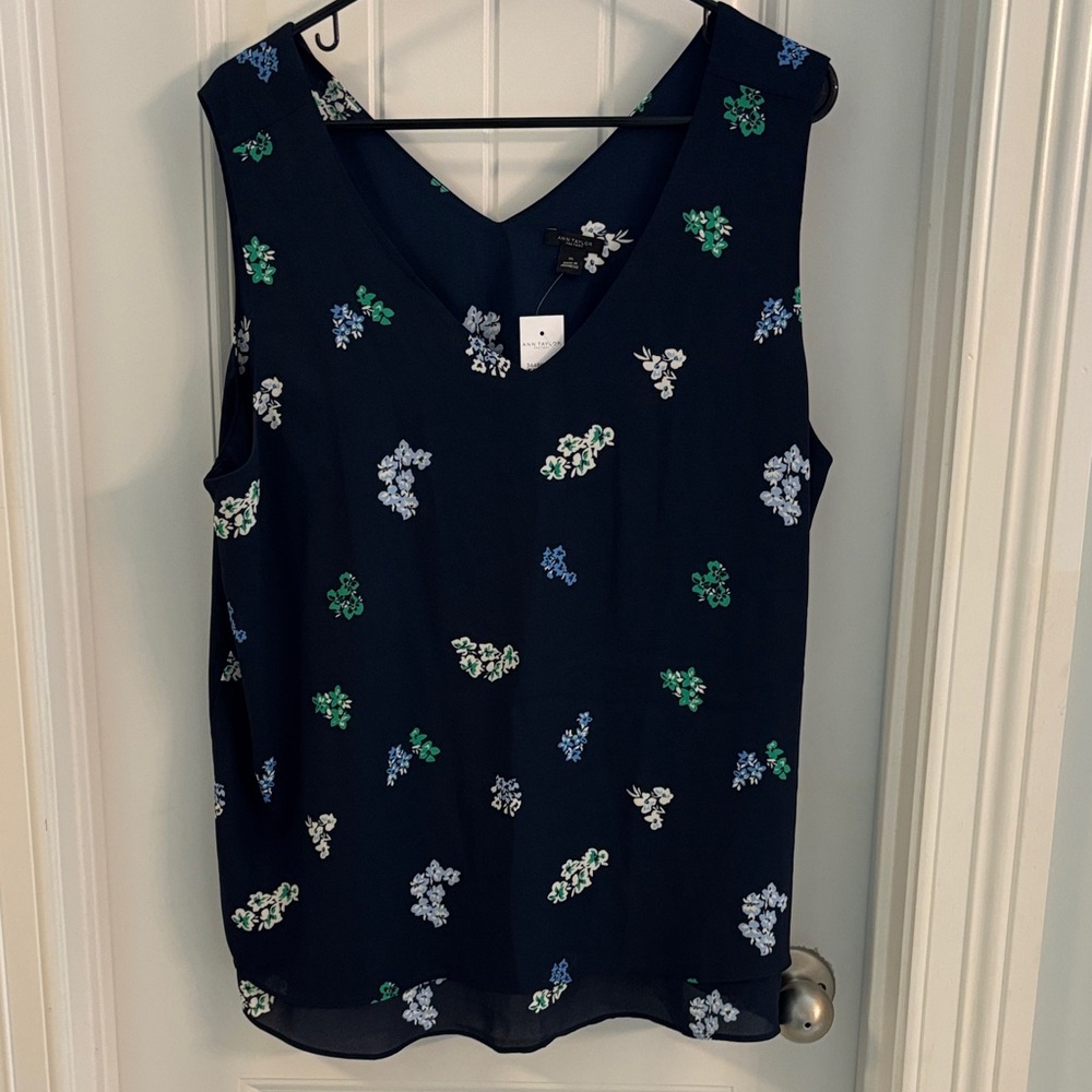 Ann Taylor Navy Floral V-Neck Sleeveless Top